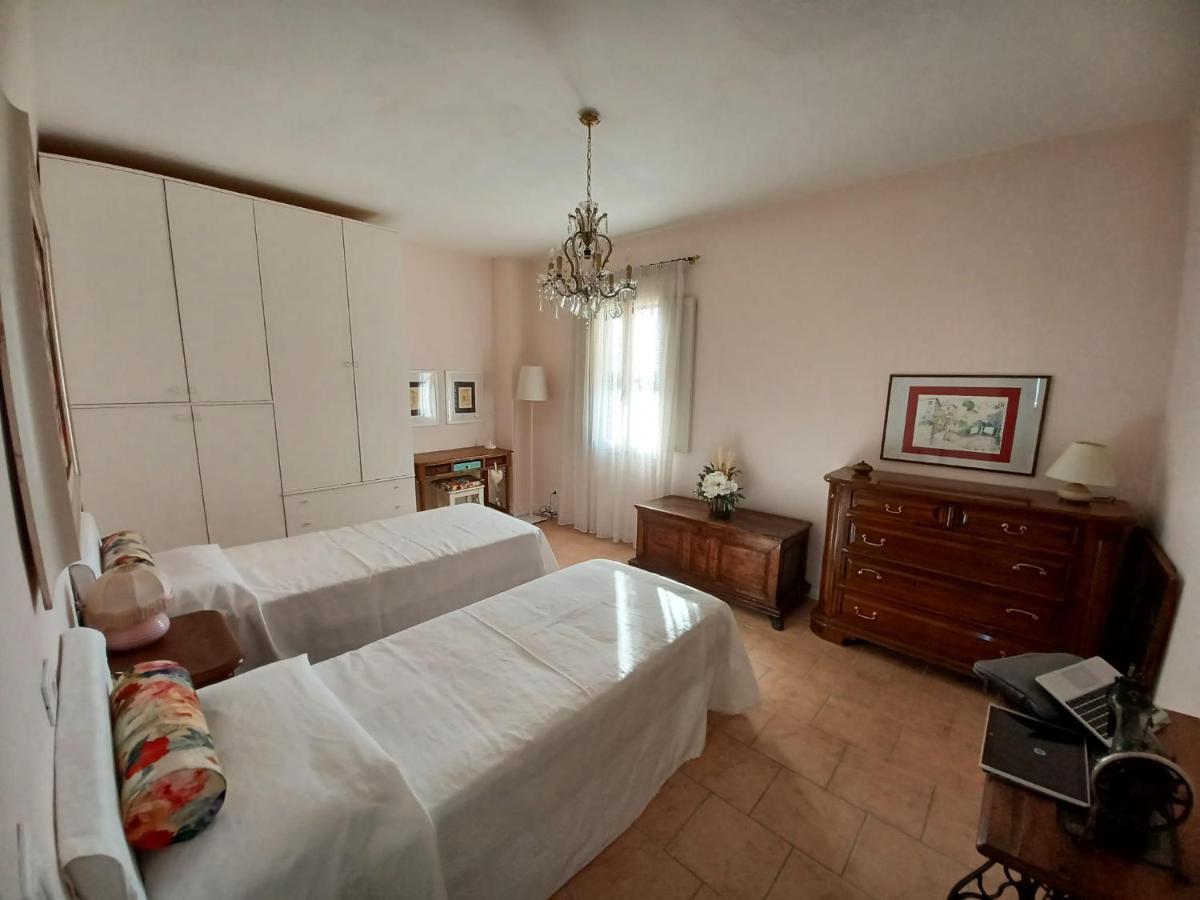 Casa Vacanze L'Acquerello Lari المظهر الخارجي الصورة