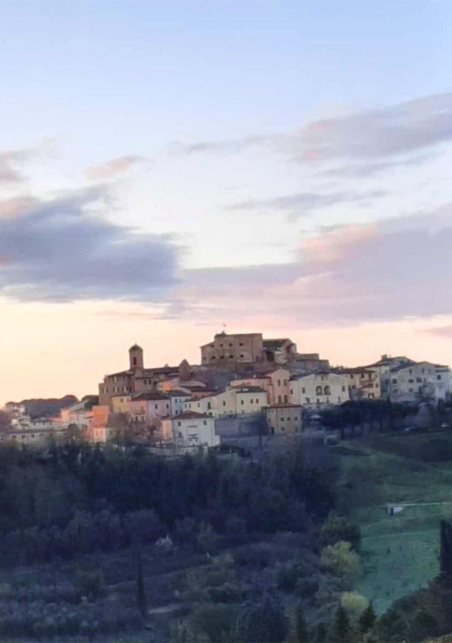 Casa Vacanze L'Acquerello Lari المظهر الخارجي الصورة